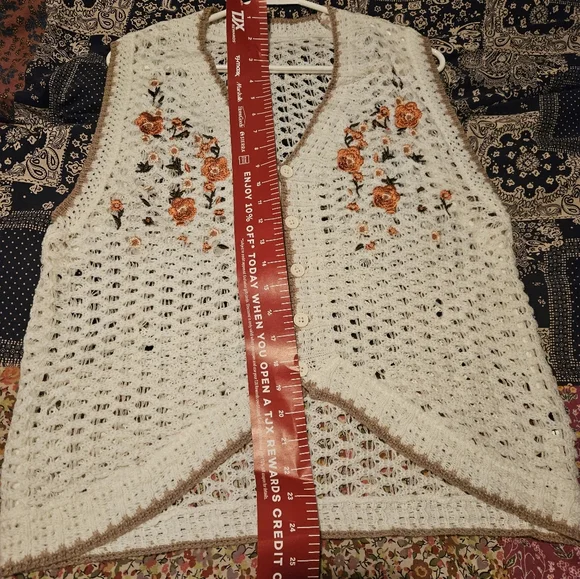 Boho Crochet Vest, Floral, Size L - Picture 4 of 6